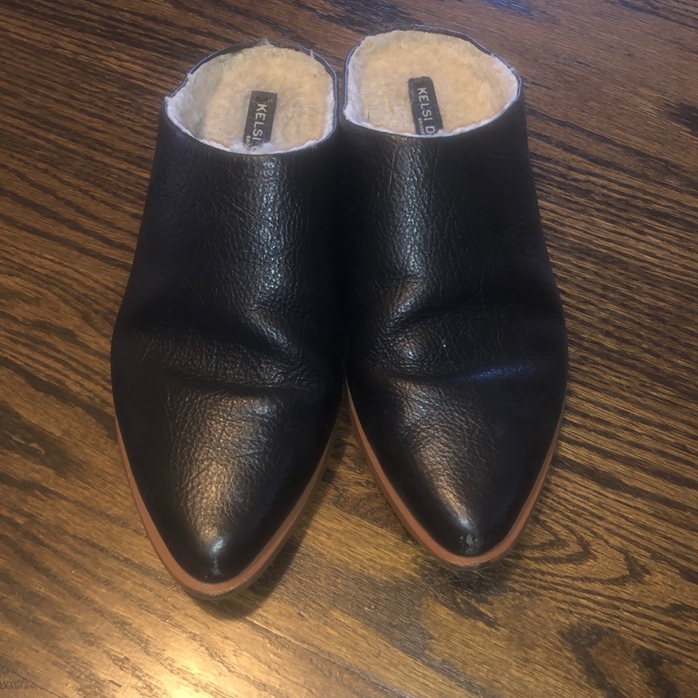 Black pointed slide on mules